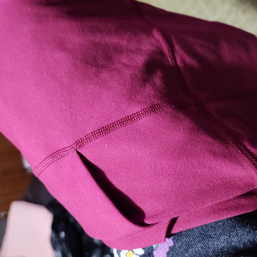 🖤Fabletics🖤 PureLuxe capris🖤 - Picture 6 of 6